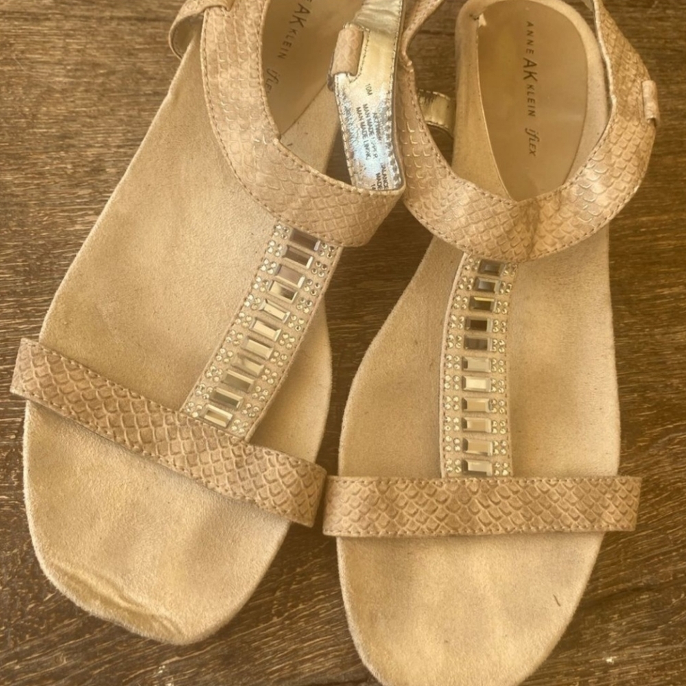 ANNE KLEIN iFLEX SOLE SNAKE PRINT SANDALS